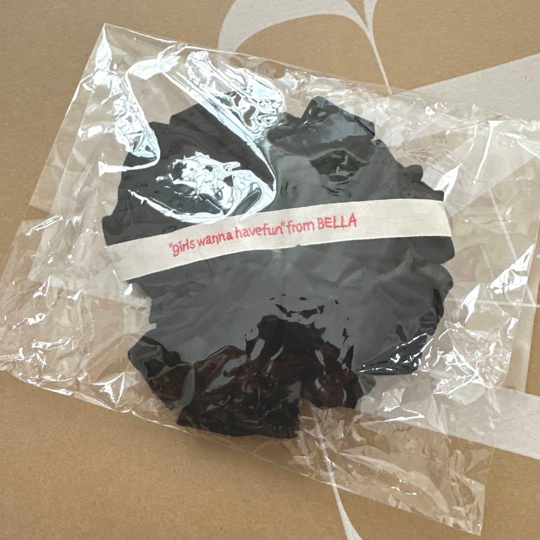 BELLA ベラ シュシュ BIG ヘアゴム ヘアアクセサリー ブラック 新品