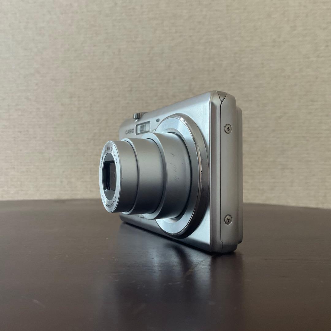 デジタルカメラ CASIO EXILIM EX-ZS10