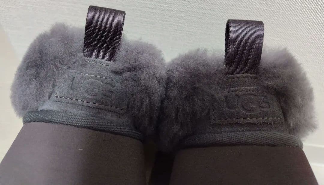 UGG タゼル グレー24 箱とタグなし 室内にて試着のみ