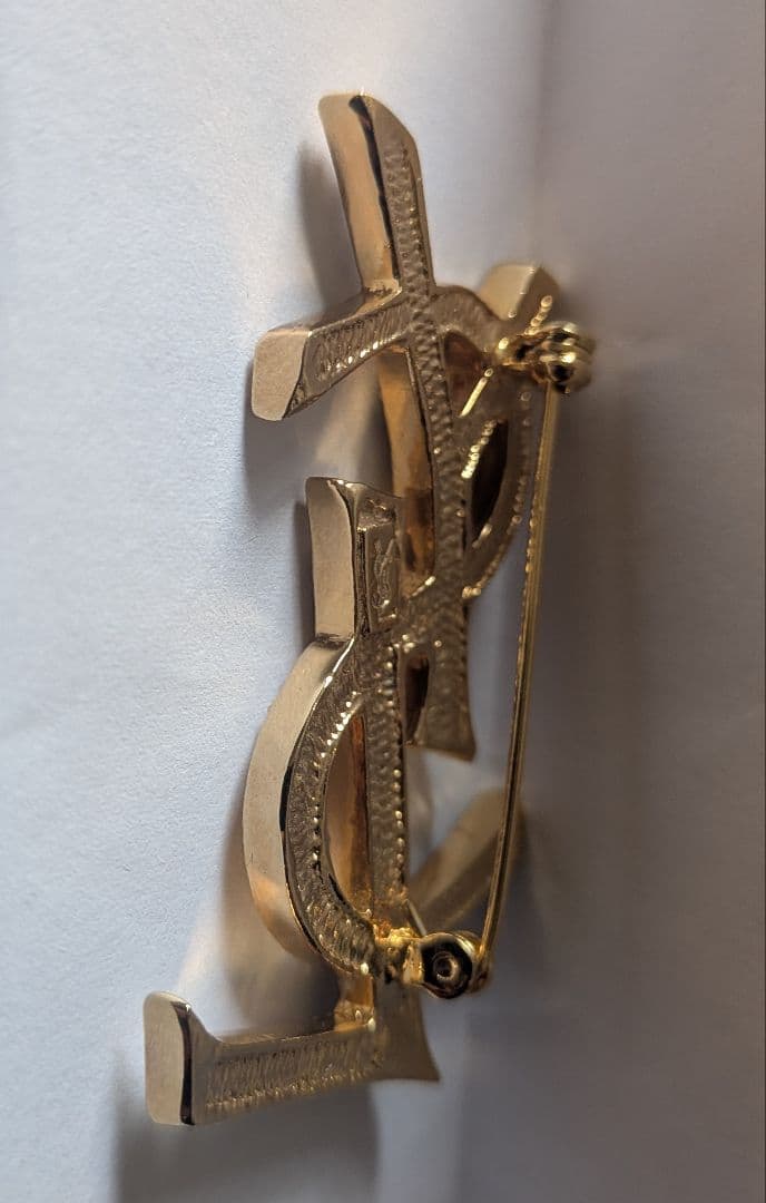 イヴサンローラン ブローチ