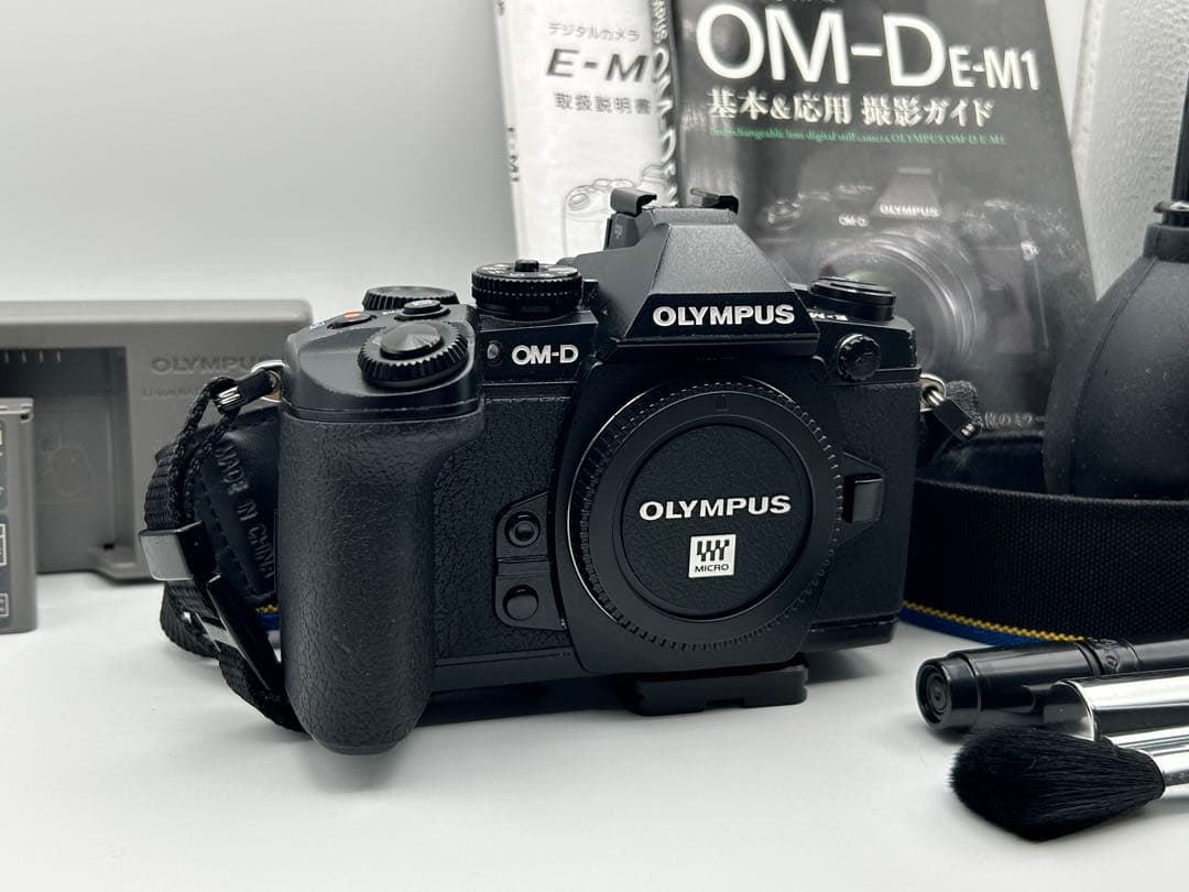 OLYMPUS OM-D E-M1 オリンパス カメラ 箱&付属品 リュック付き