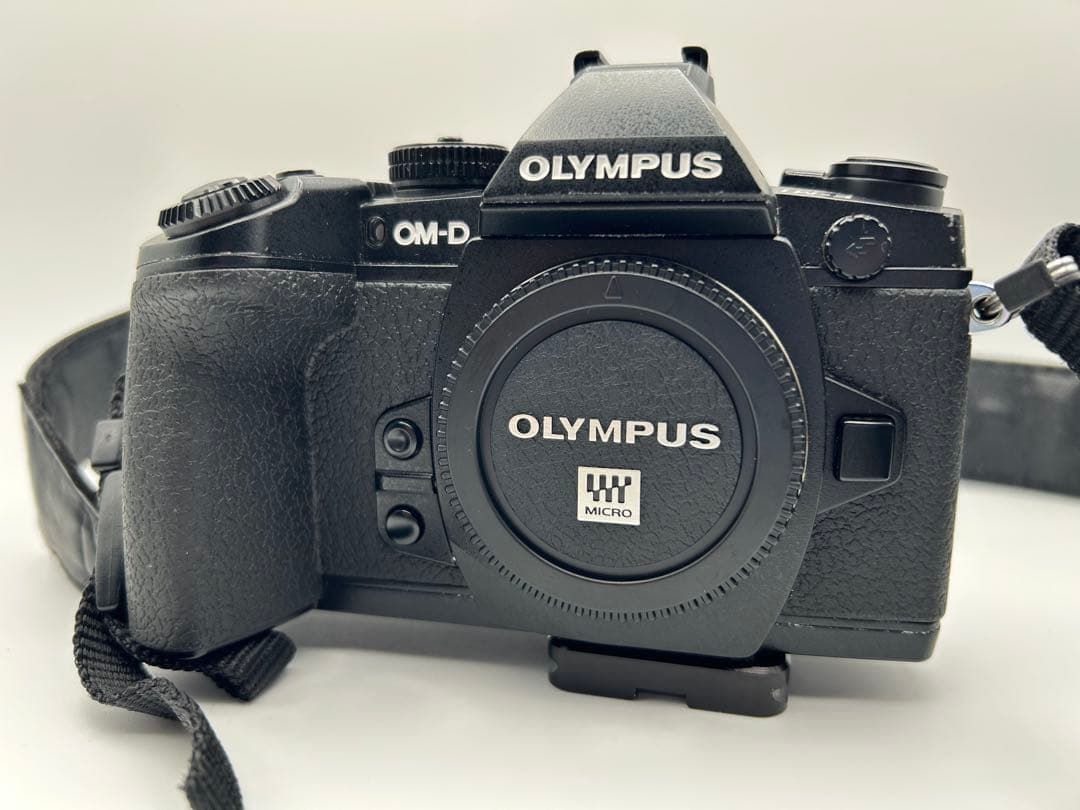 OLYMPUS OM-D E-M1 オリンパス カメラ 箱&付属品 リュック付き