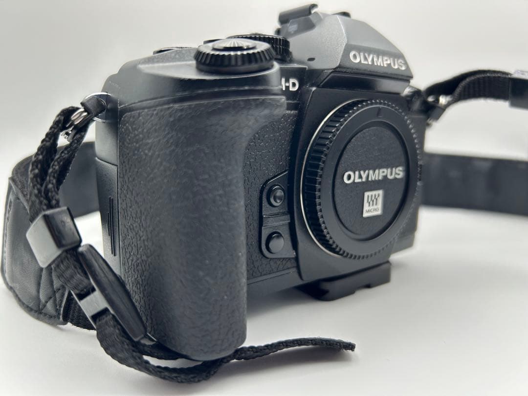 OLYMPUS OM-D E-M1 オリンパス カメラ 箱&付属品 リュック付き