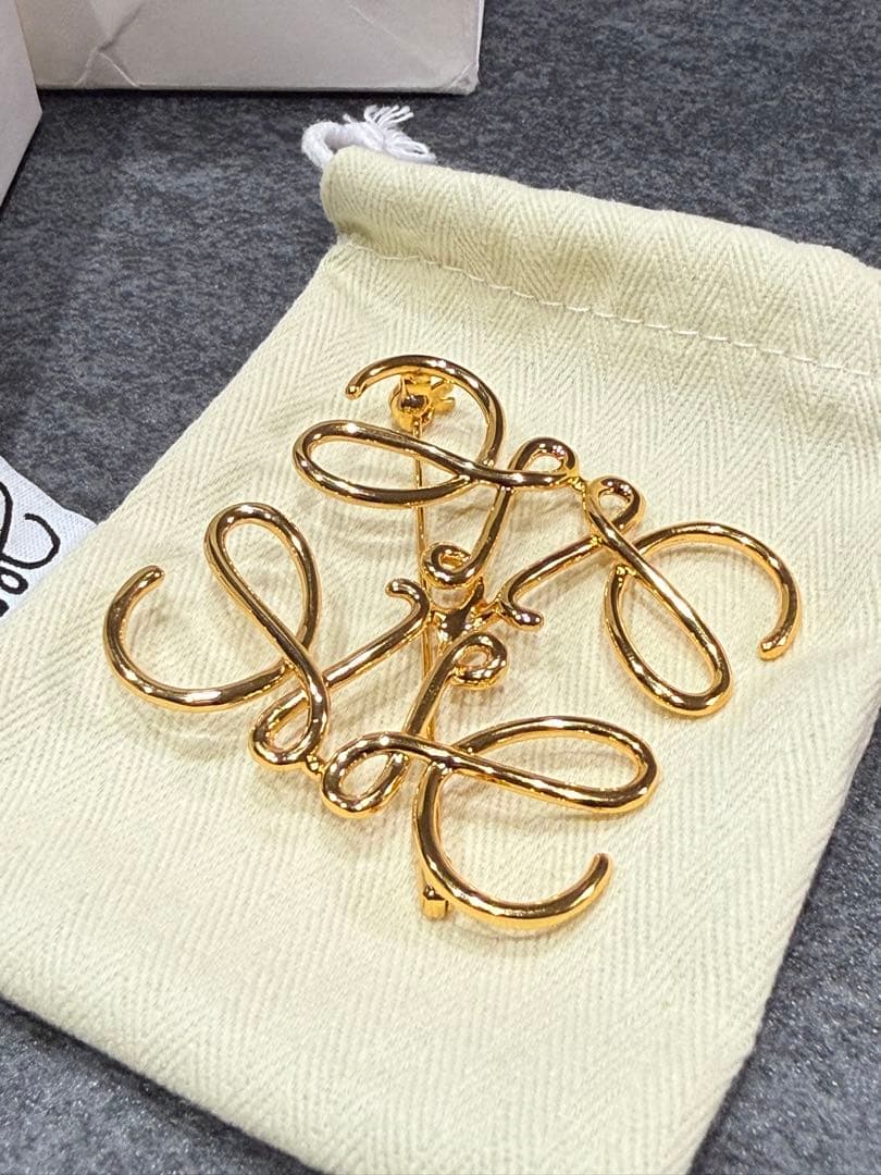 LOEWE ロエベ ブローチ| ゴールド