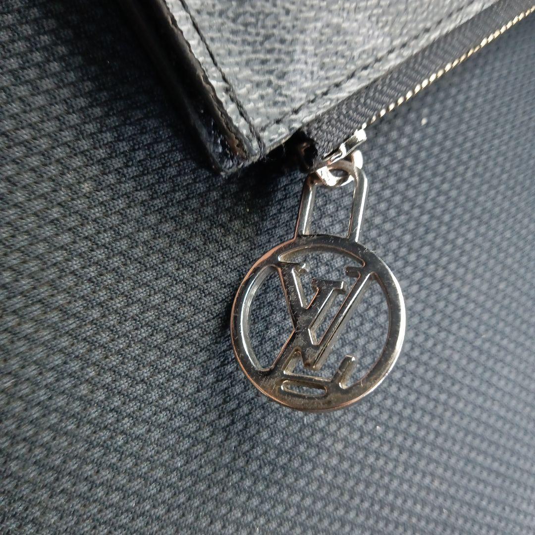 ルイ・ヴィトン ブラック ケース