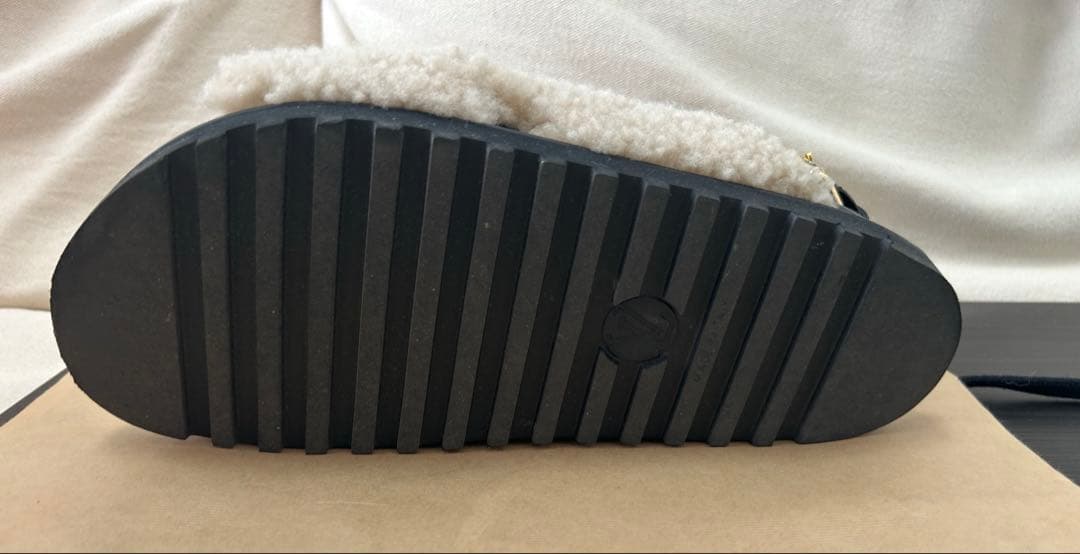 LOUIS VUITTON ルイヴィトン　ロゴ刺繍サンダル　秋冬用　36.5