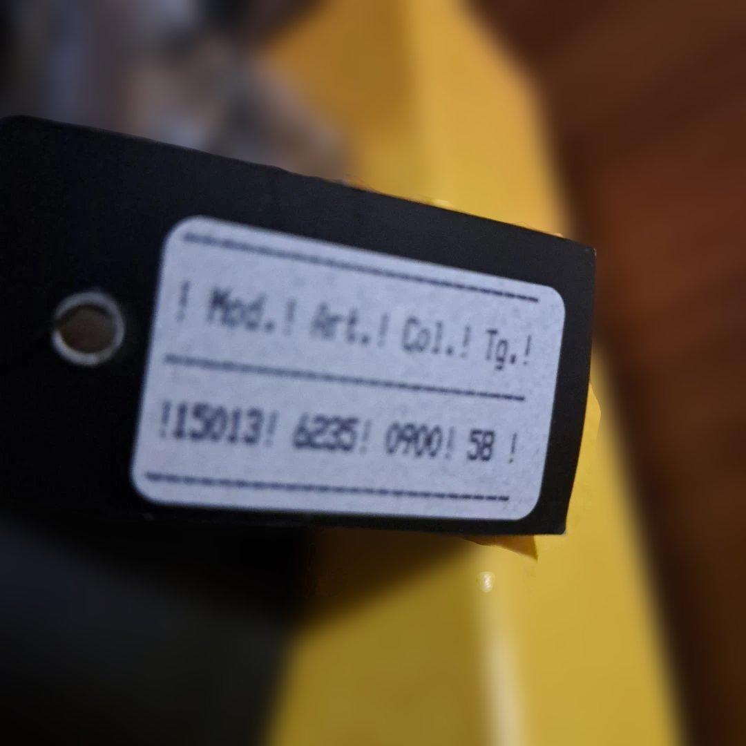 新品、未使用FENDI イタリア製ブラックレザーロゴベルト　ズッカ柄　Zucca