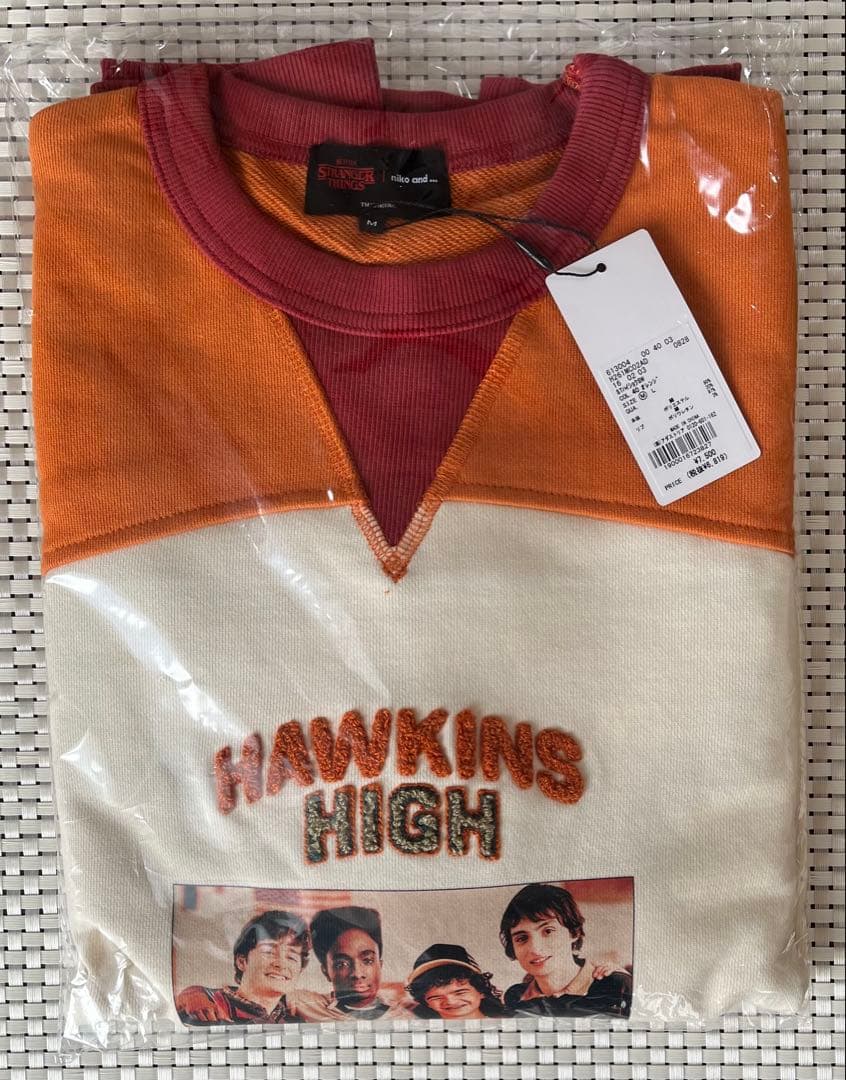 ◆新品◆【STRANGER THINGS】コラボ配色スウェット オレンジ M