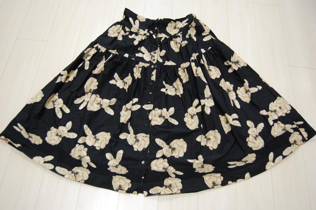 【２点セット】ワンダフルワールド　おすわりうさぎ　スカート＆ニット