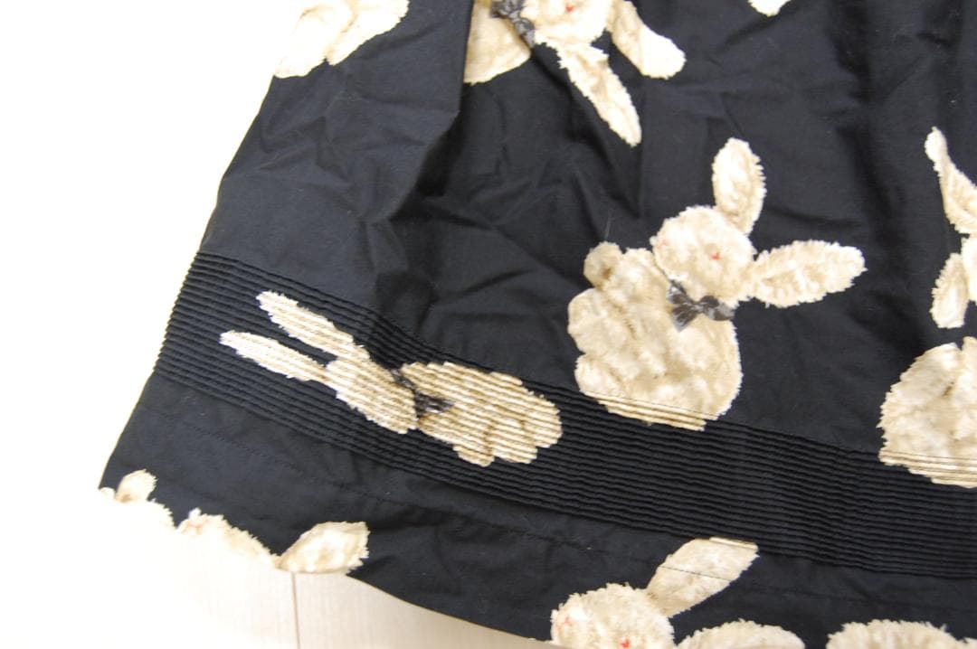 【２点セット】ワンダフルワールド　おすわりうさぎ　スカート＆ニット