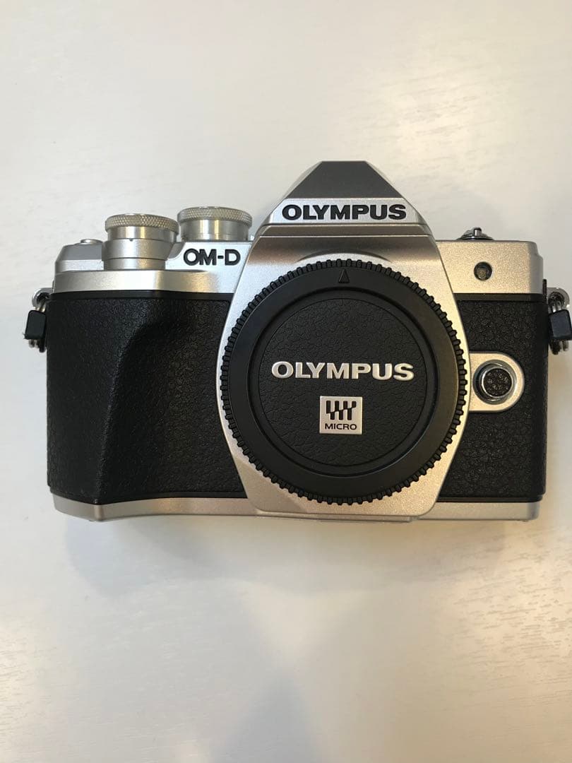 OLYMPUS E-M10 Mark III カメラ　I.1979