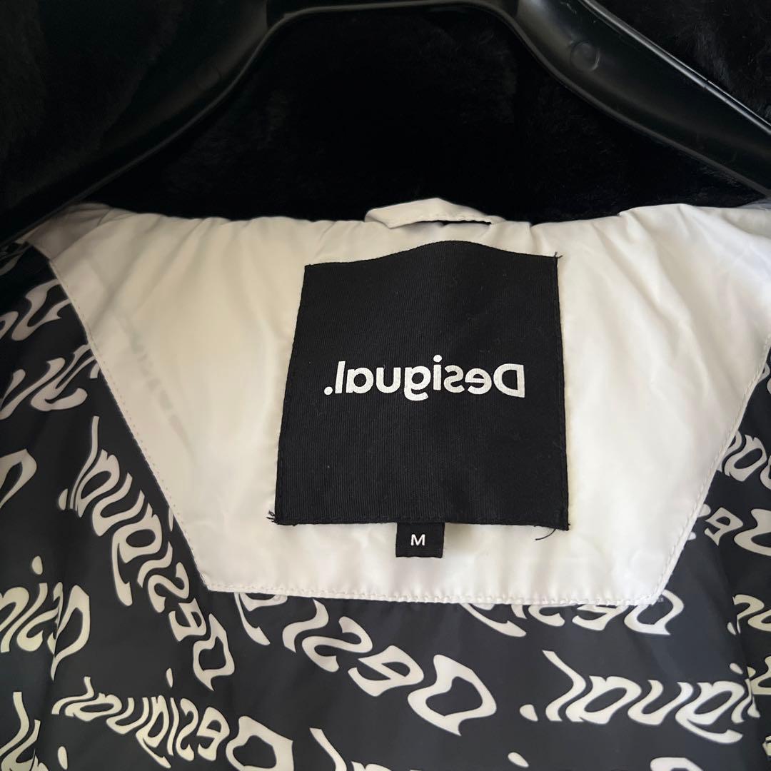 Desigual. 白ダウン