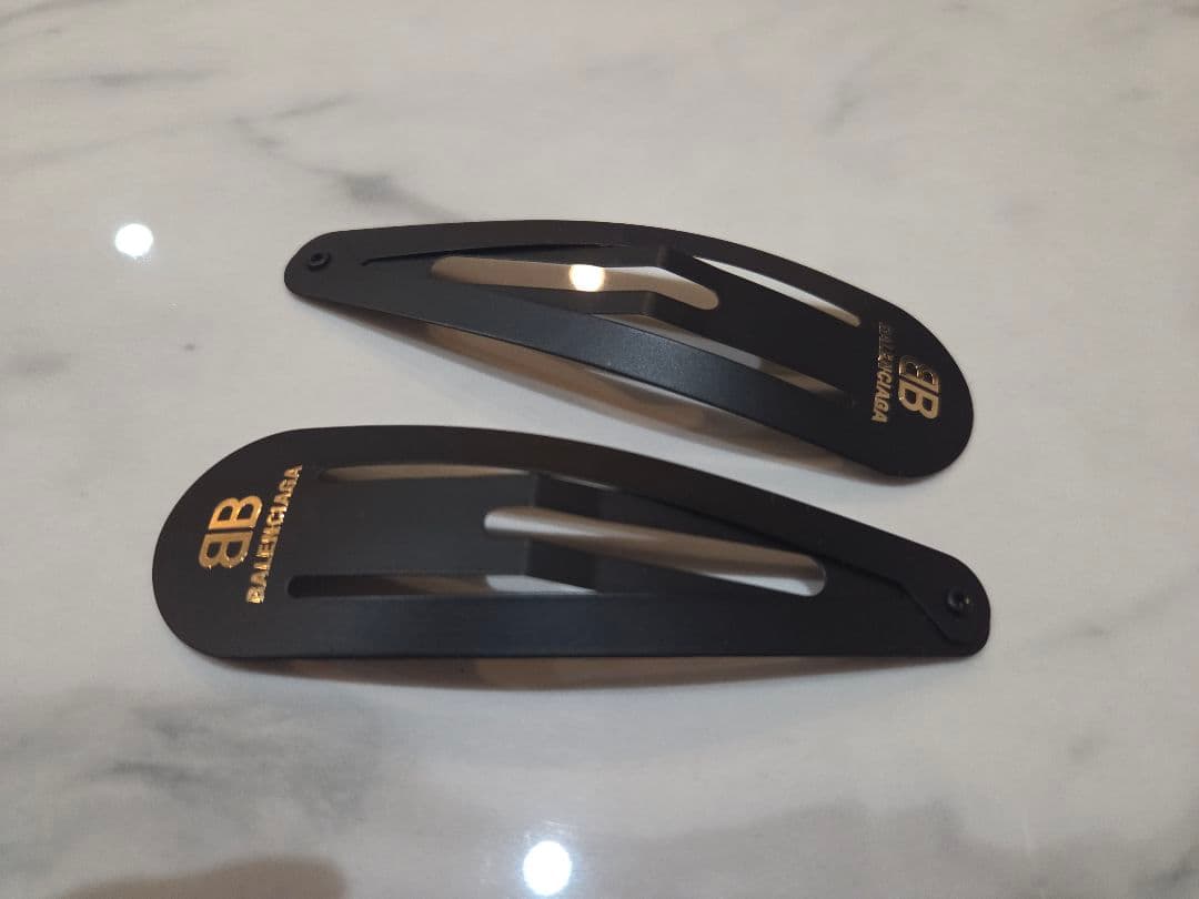 【BALENCIAGA】バレンシアガ ヘアクリップ 2個セット