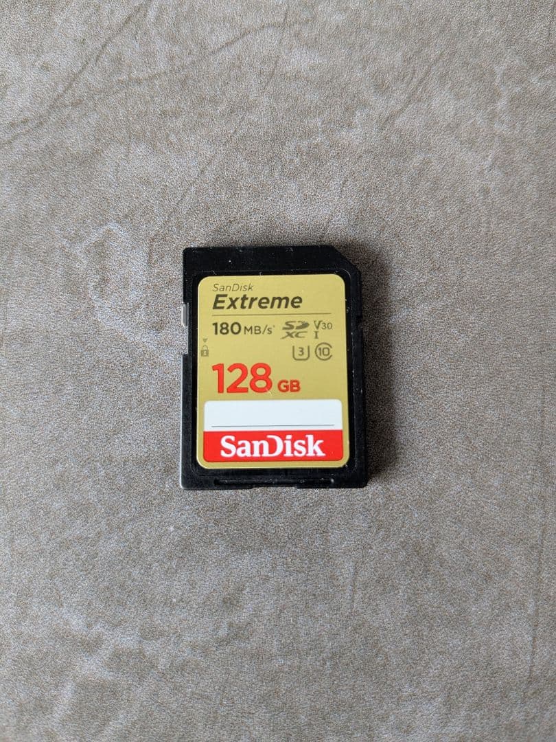 Olympus E-PL10 ミラーレス一眼 本体とレンズ2本、SDカード付き