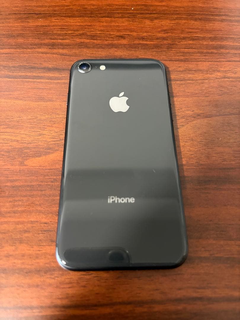 Apple iPhone 8 64GBブラック本体