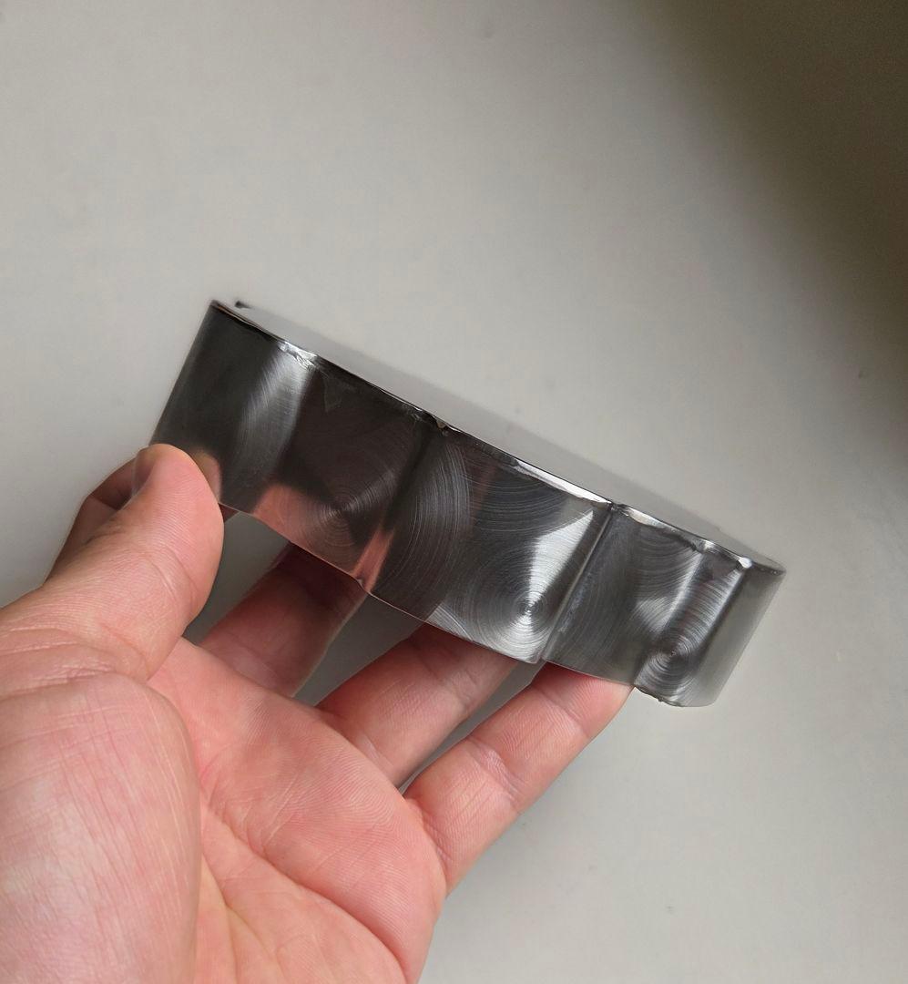 17スーパーグレート　燃料タンクキャップ鱗ステンレスカバー　試作品