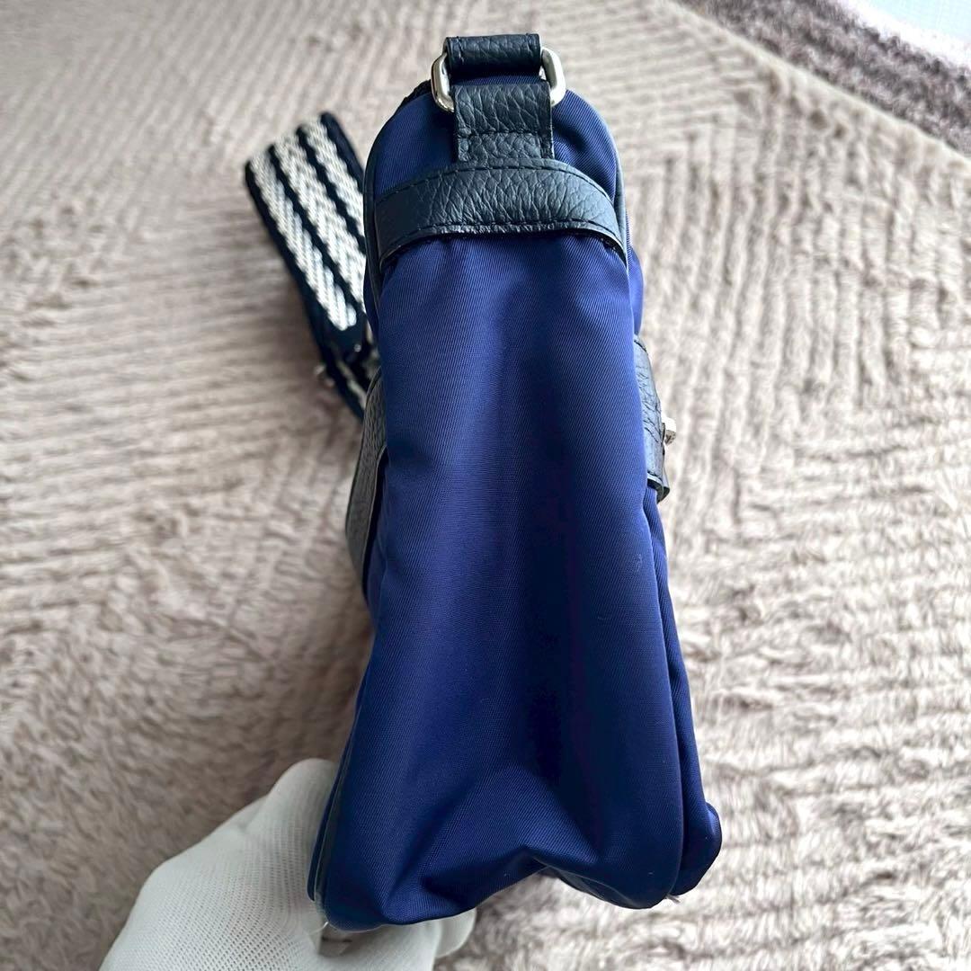 極美品ADMJ クロスボディバッグ 斜め掛け可 ネイビー