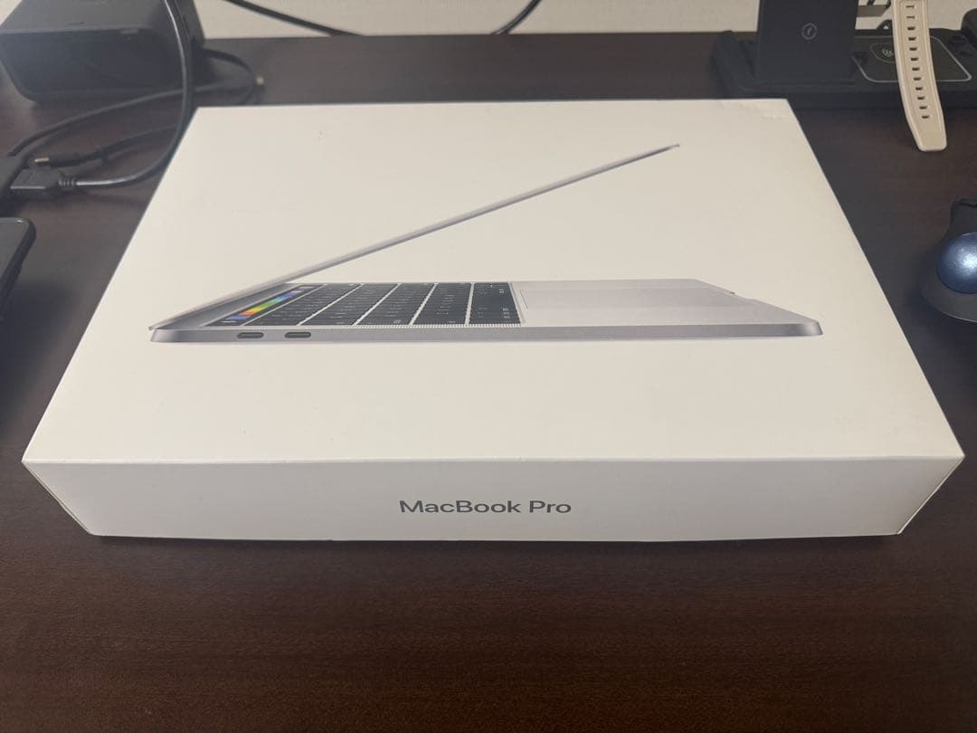 Apple MacBook Pro 2017 13インチ Touch Bar付き