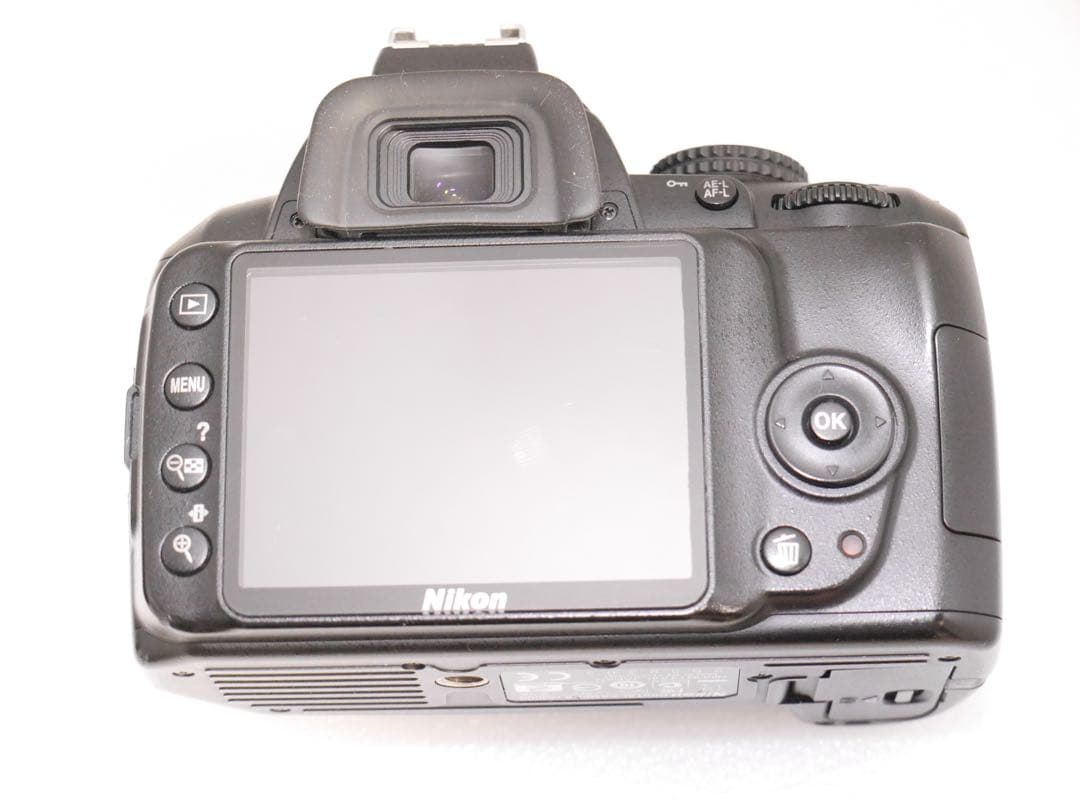 Nikon D3000 レンズキット