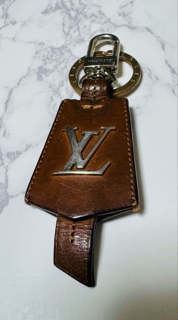 Louis Vuitton ブラウン　レザー キーホルダー