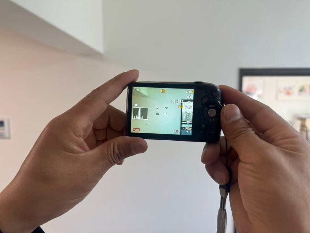 CASIO EXILIM EX-Z2000 コンパクトデジタルカメラ