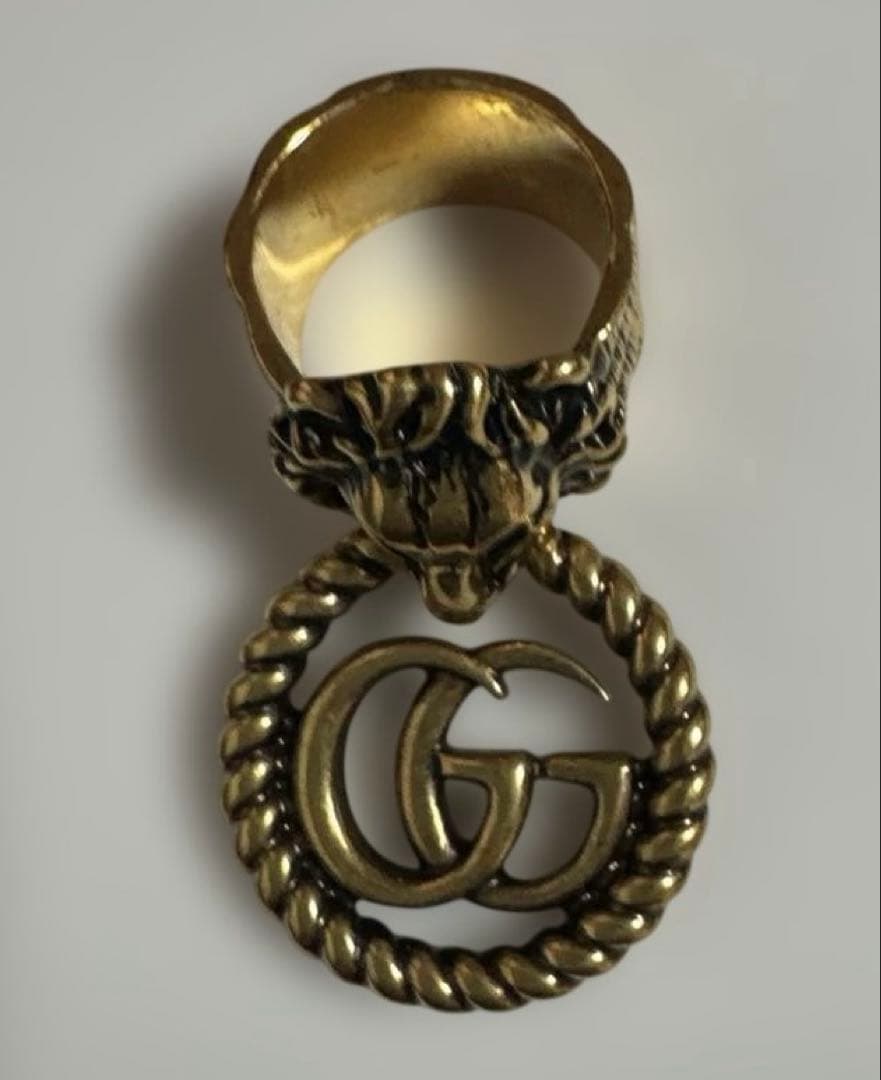 GUCCIライオンロゴ付きリング