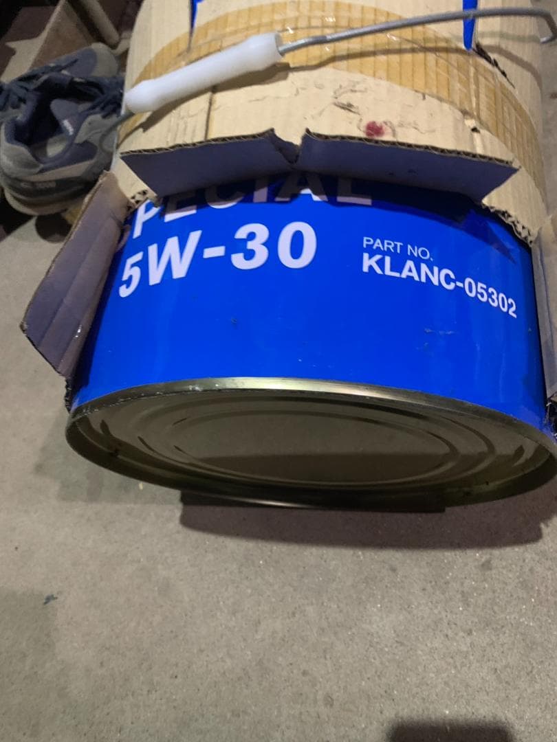 日産純正　エンジンオイル　5W-30