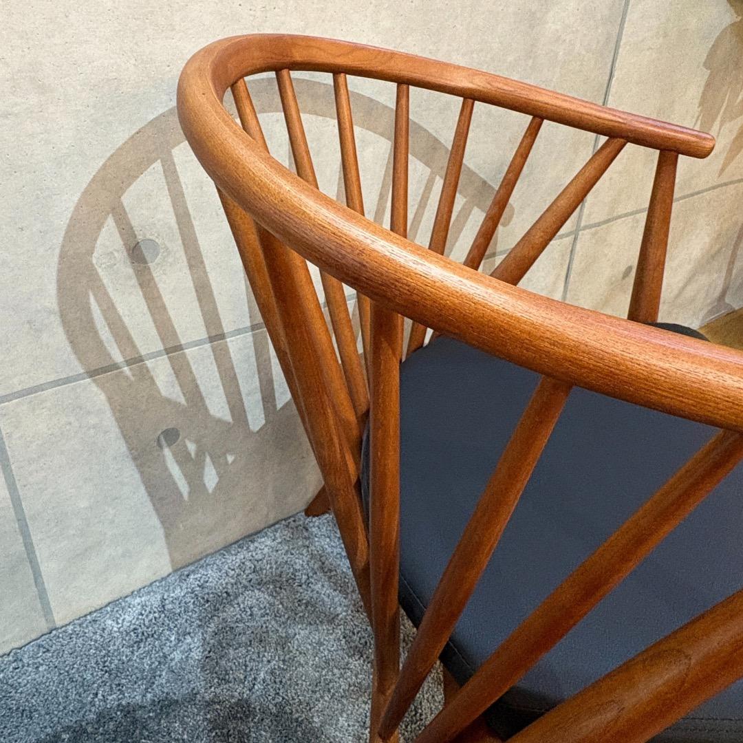 新品　北欧ミッドセンチュリースタイル　アームチェア ブラック合皮 ラウンジチェア