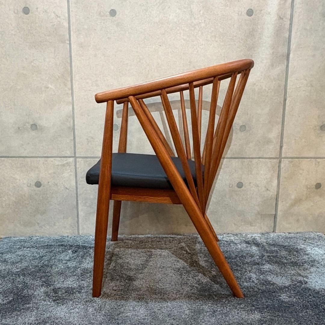 新品　北欧ミッドセンチュリースタイル　アームチェア ブラック合皮 ラウンジチェア