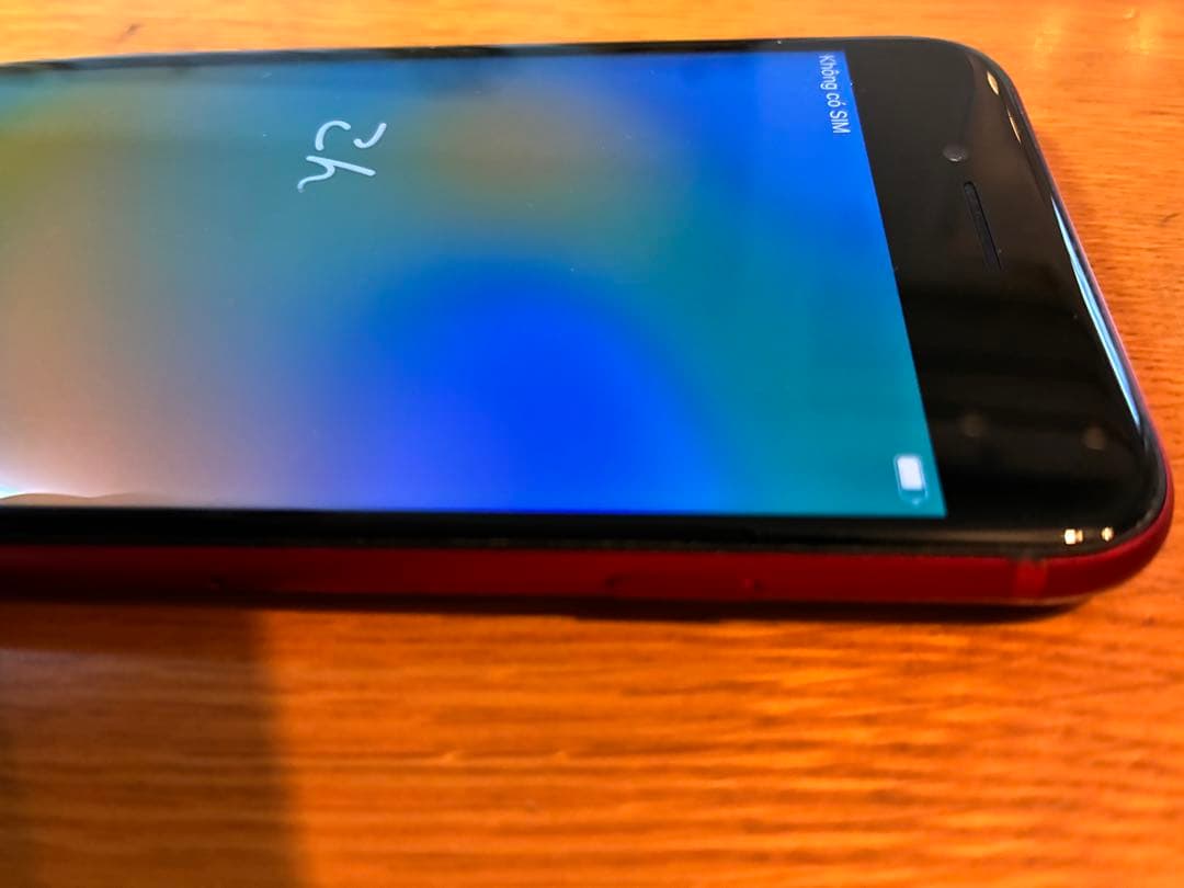 美品 iPhone 8 (PRODUCT RED) バッテリー最大100%