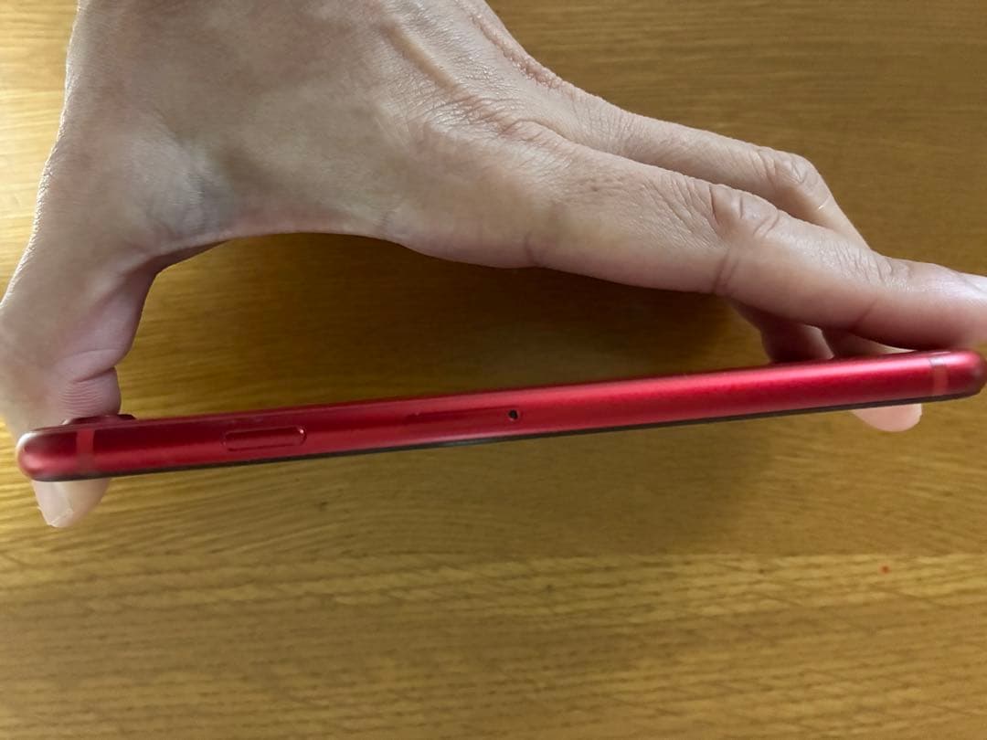 美品 iPhone 8 (PRODUCT RED) バッテリー最大100%