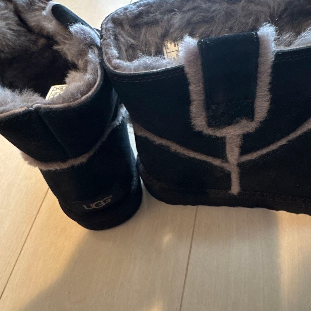 UGG クラシック ミニ スピル シーム ブーツ 1100211