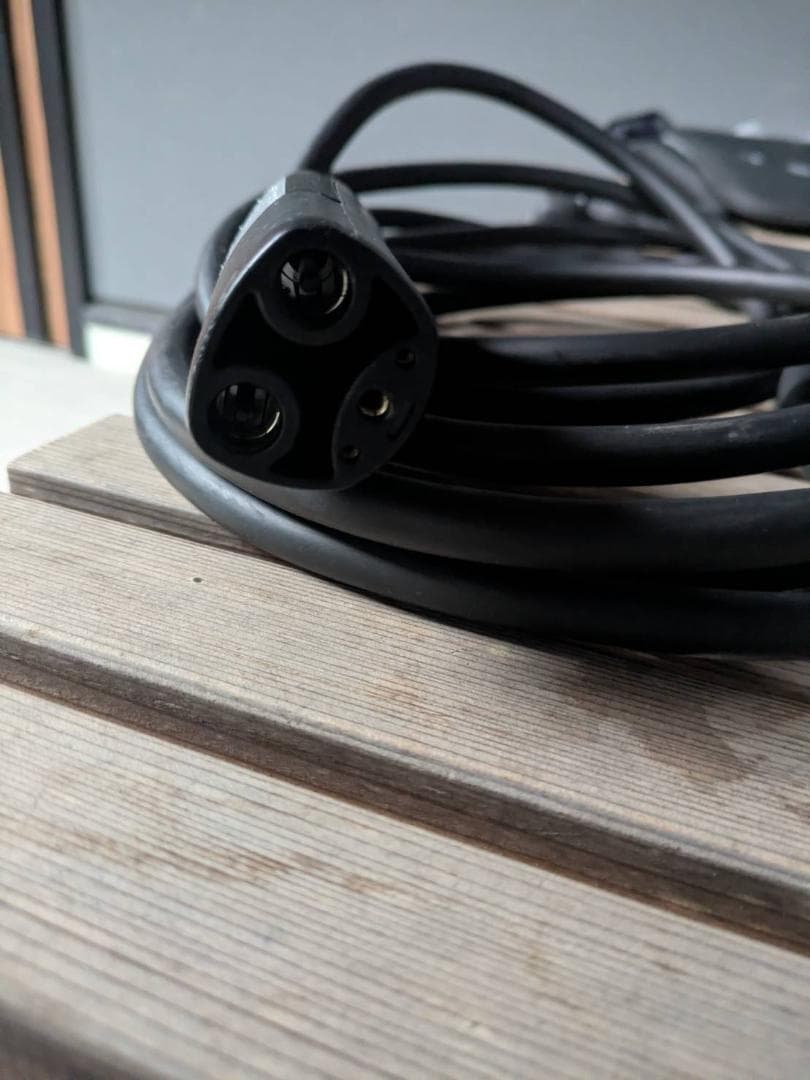 テスラ TESLA モバイルコネクター