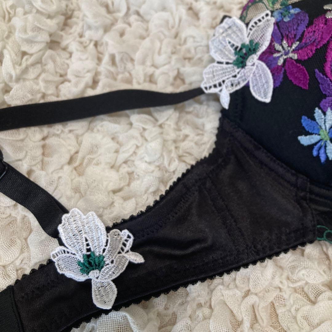 ワコール サルート E65 ソング ガーター　M 3点セット　クリスマス