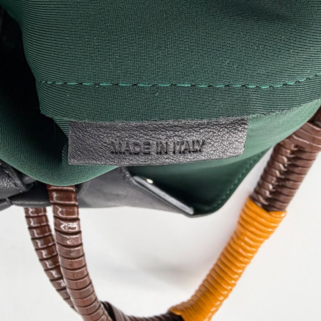 17591✨マルニ ポーチ付き レザー ハンドバッグ ブラック