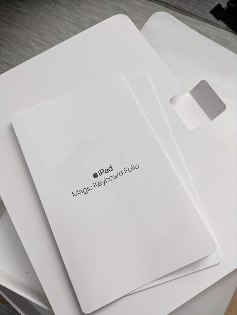 Magic Keyboard Folio ※ iPad（A16)(第10世代）