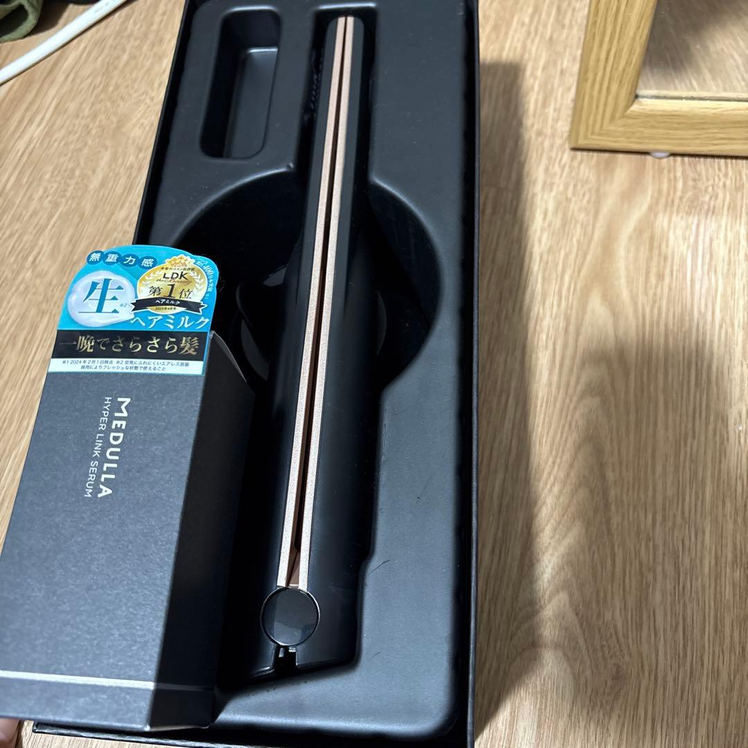 スリムヘアアイロン ブラックとハイパーリンクセラム