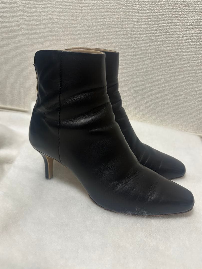 ダイアナ　DIANA ショートブーツ　ブラック　黒　レザー　革　バックファスナー