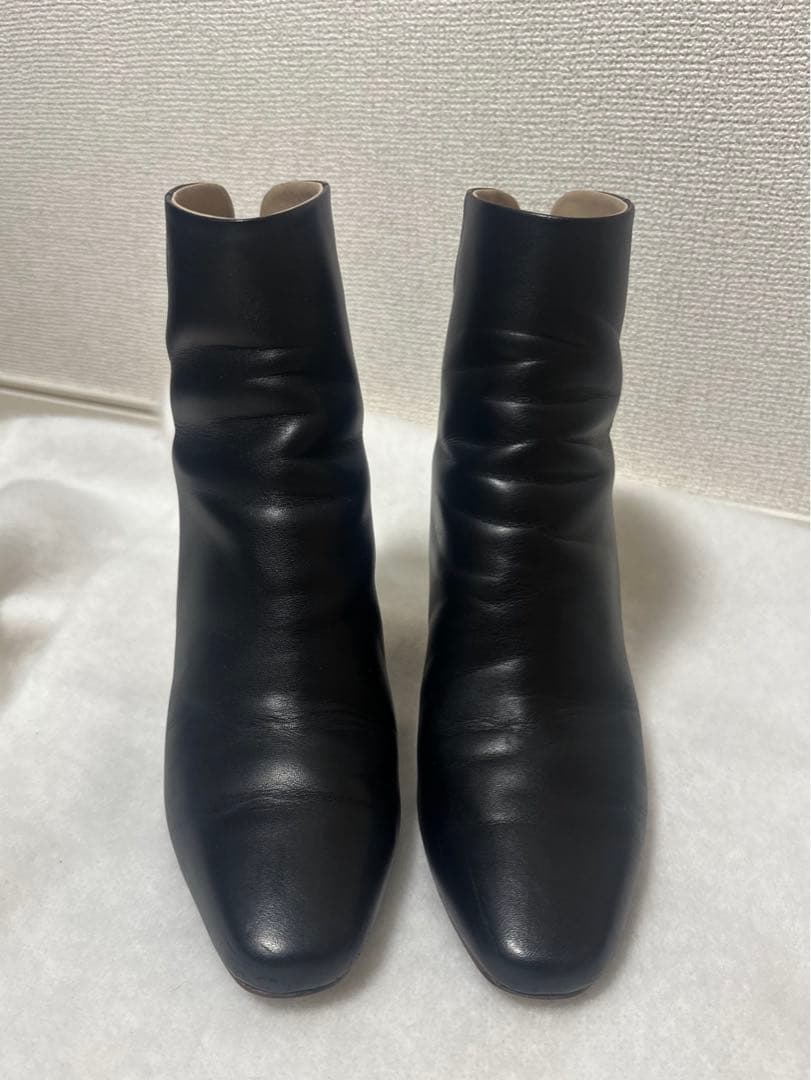 ダイアナ　DIANA ショートブーツ　ブラック　黒　レザー　革　バックファスナー