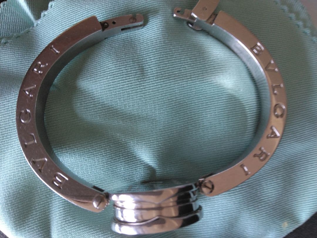 ブルガリレディースバングル腕時計　B-zero1 ブルーシェルSsize