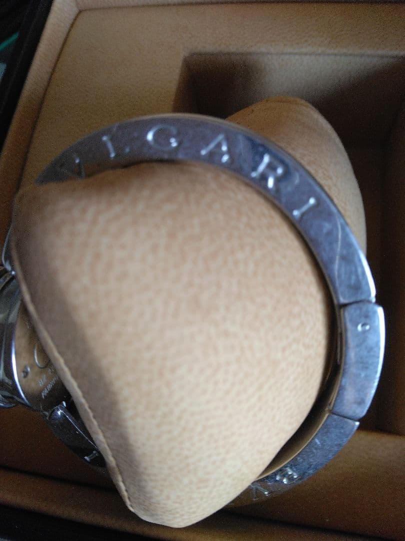 ブルガリレディースバングル腕時計　B-zero1 ブルーシェルSsize