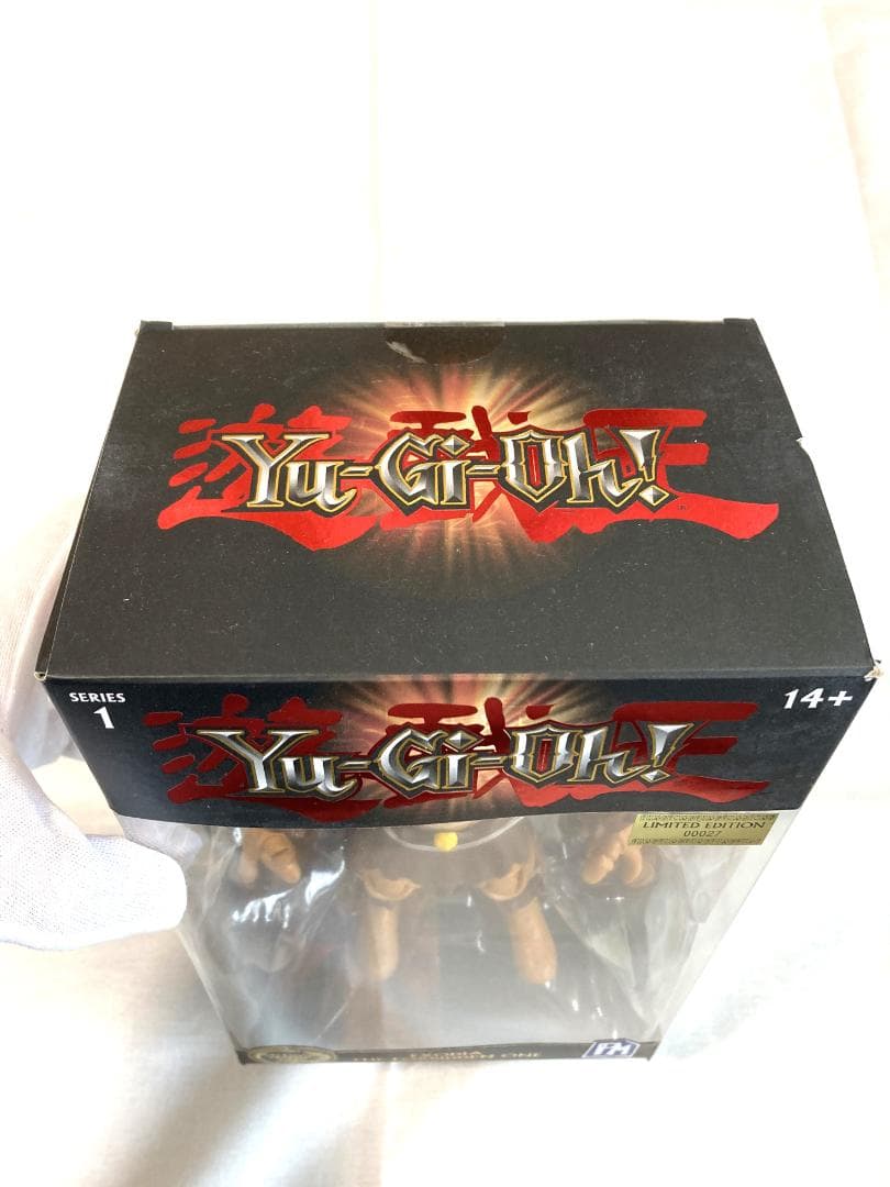 海外限定　遊戯王 封印されしエクゾディア フィギュア 未開封＋限定カード付き