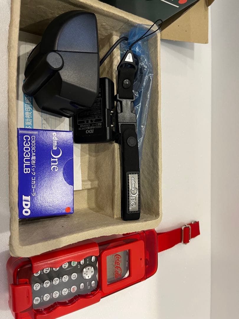 非売品 2000年 コカコーラ FF IDO 携帯電話 C303CA 特別モデル