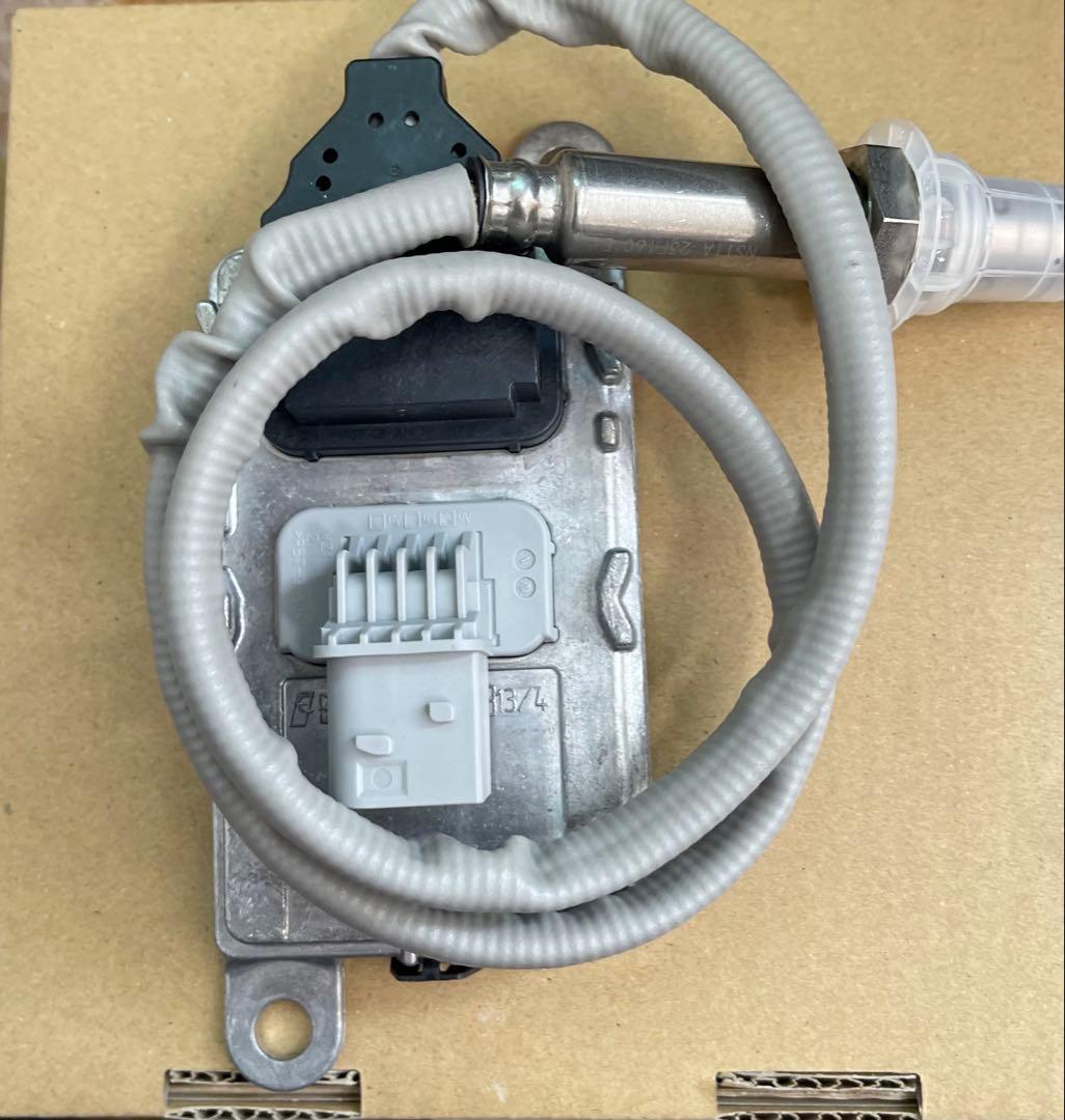 三菱ふそう純正　17スーパーグレート用NOxセンサー　MX917068