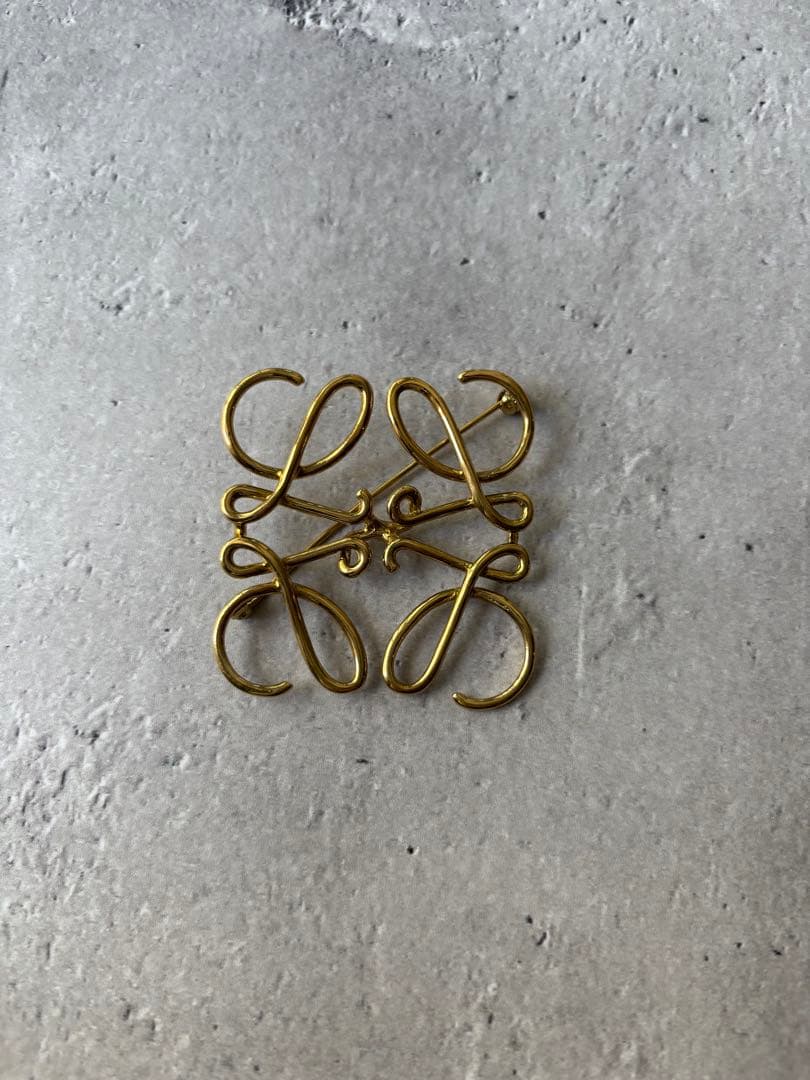 ロエベ LOEWE　アナグラムロゴマルチカラーブローチ