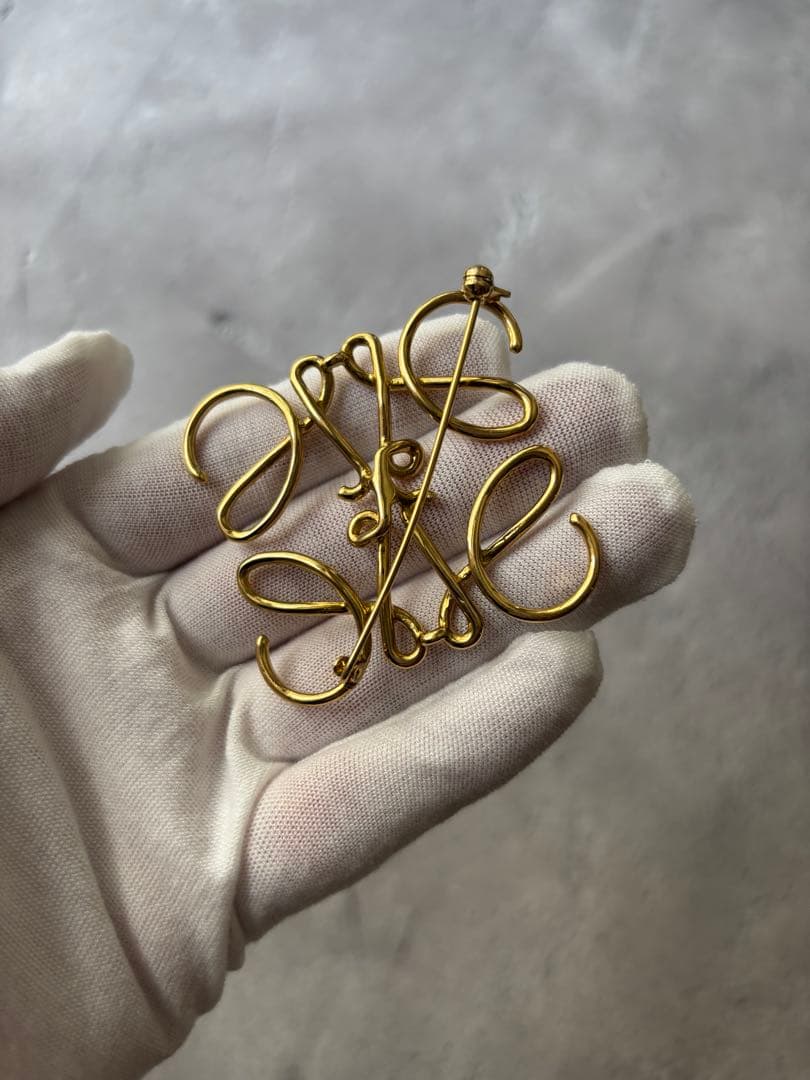 ロエベ LOEWE　アナグラムロゴマルチカラーブローチ