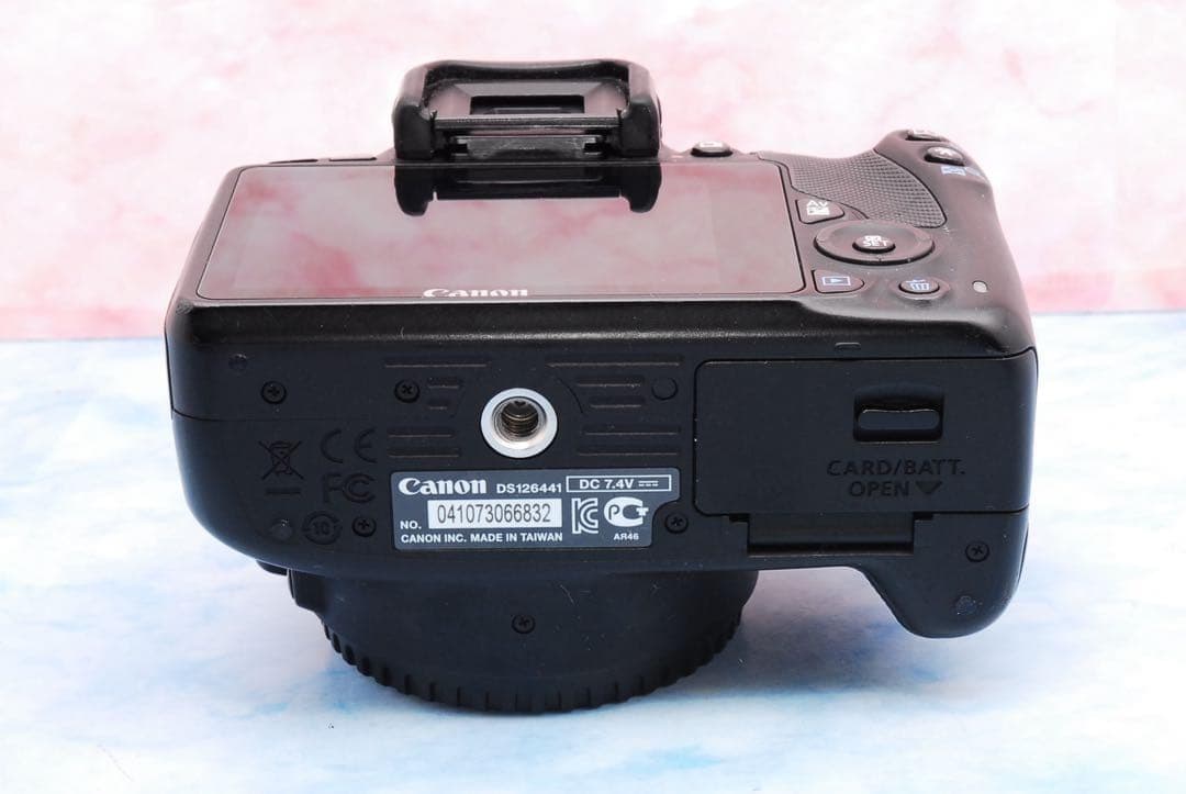 キャノン Kiss X7★バッグ＆ミニ三脚★一眼レフカメラ★軽量＆扱いやすい