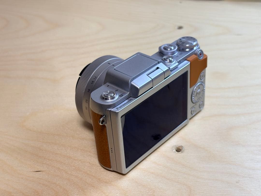 パナソニック LUMIX GF7 Wi-Fi ミラーレス一眼カメラ　ブラウン