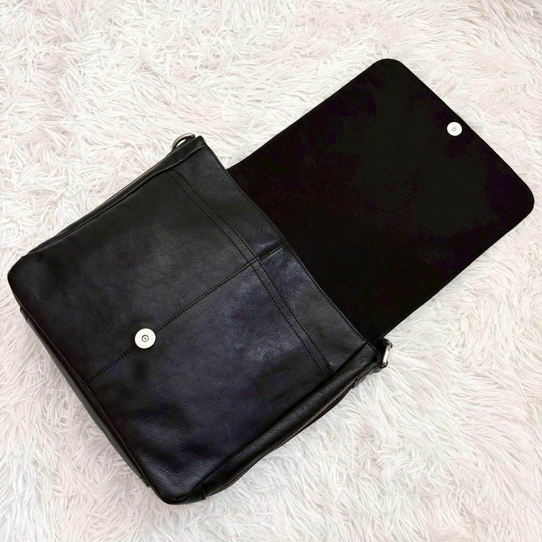 コーチ　ロゴエンボス　レザー　メッセンジャー　ショルダーバッグ　大容量