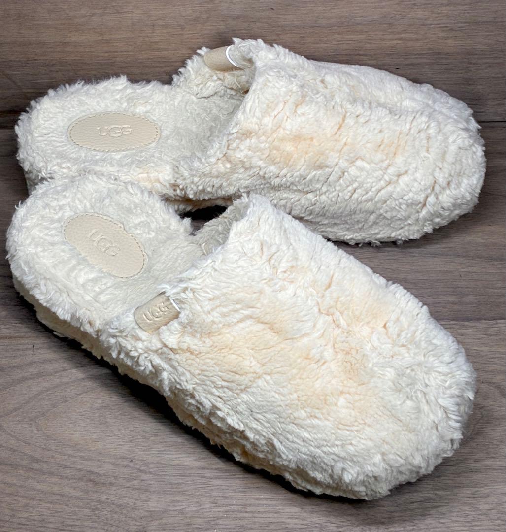 【極美品】UGG ボア スリッポン フラッフクロッグ 25cm ファー 冬支度